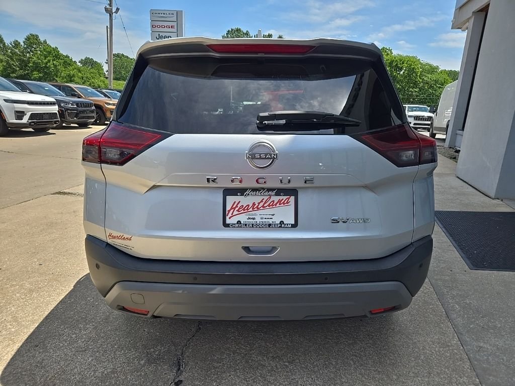 Used 2023 Silver Nissan SV image 10