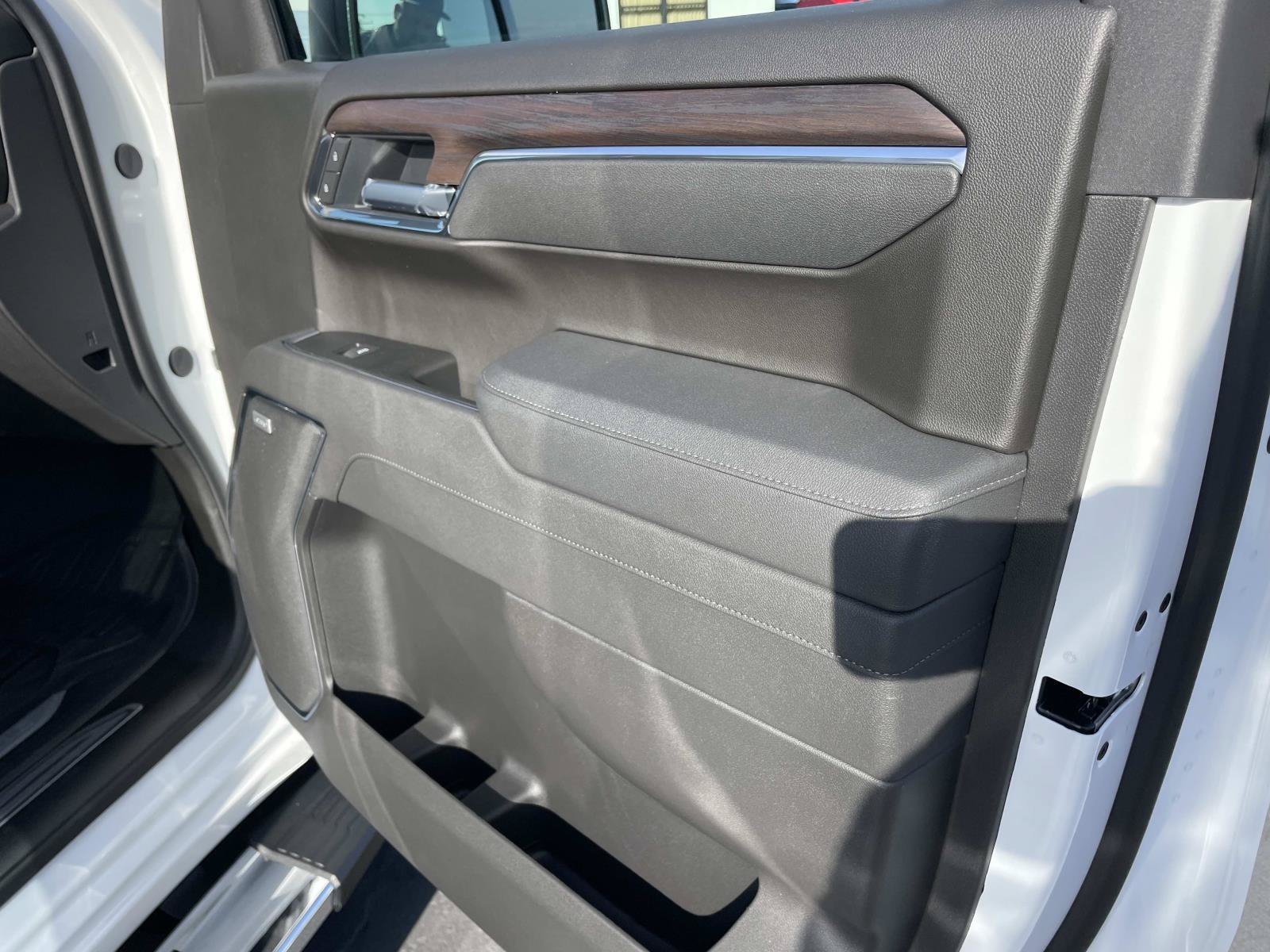 2026 GMC Sierra 1500 SLT - Photo 27
