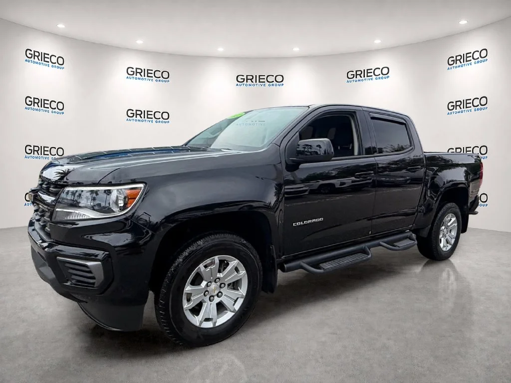 Used 2022 Black Chevrolet LT image 3
