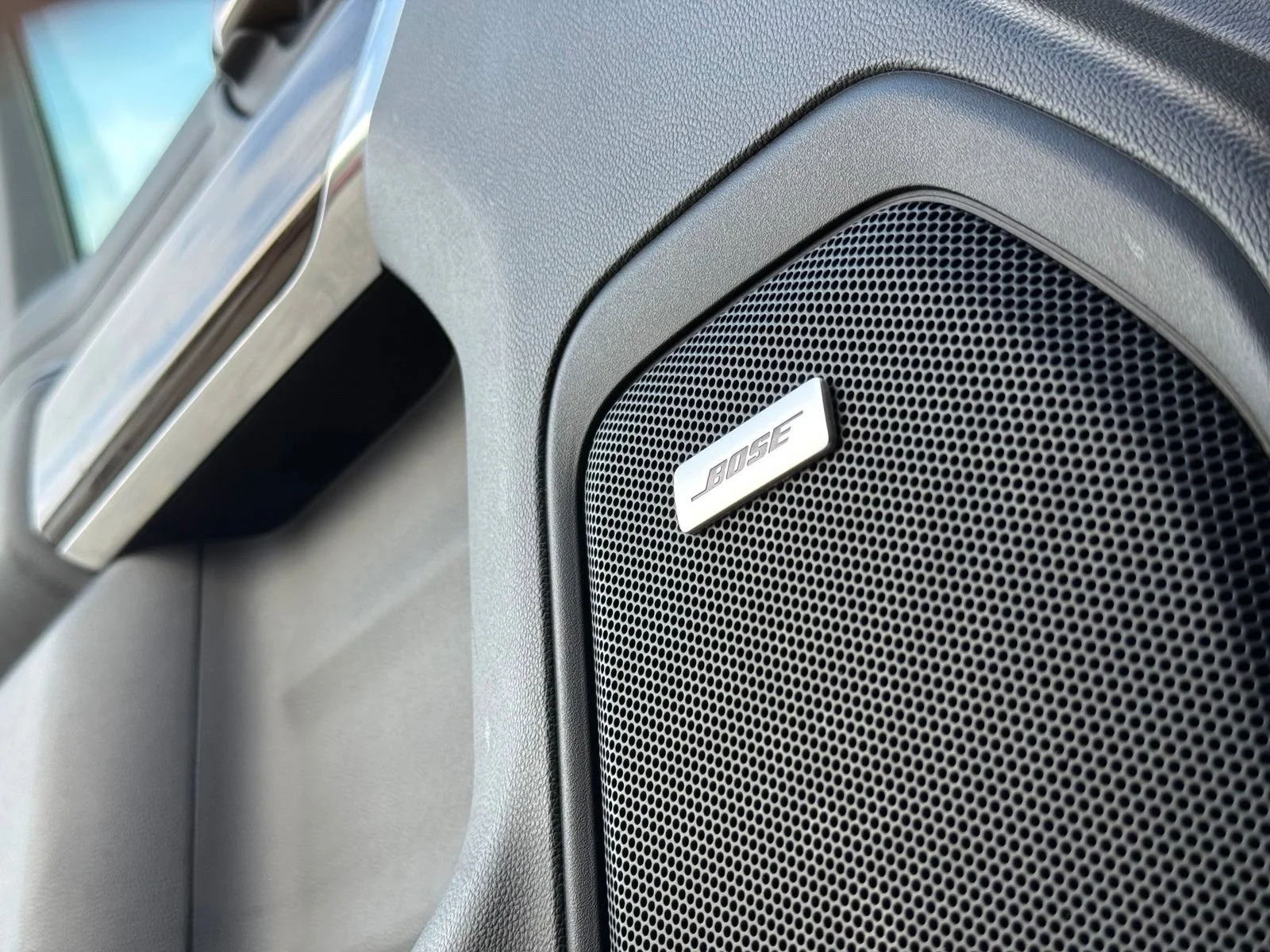Used 2019 SUMMIT WHITE Chevrolet RST image 15