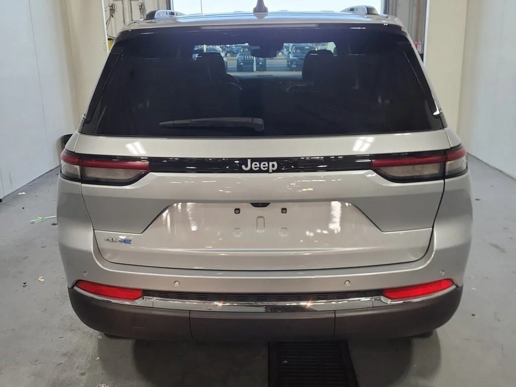 Certified Used 2024 Silver Jeep 4xe image 12