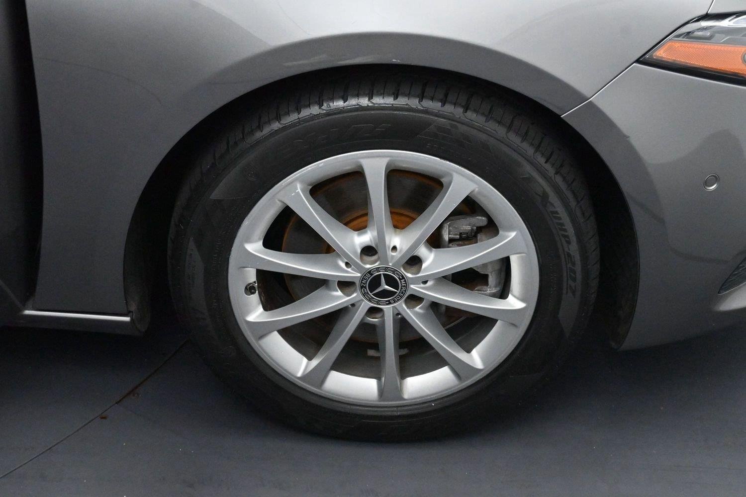 Used 2019 Mountain Grey Metallic Mercedes-Benz A 220 image 31