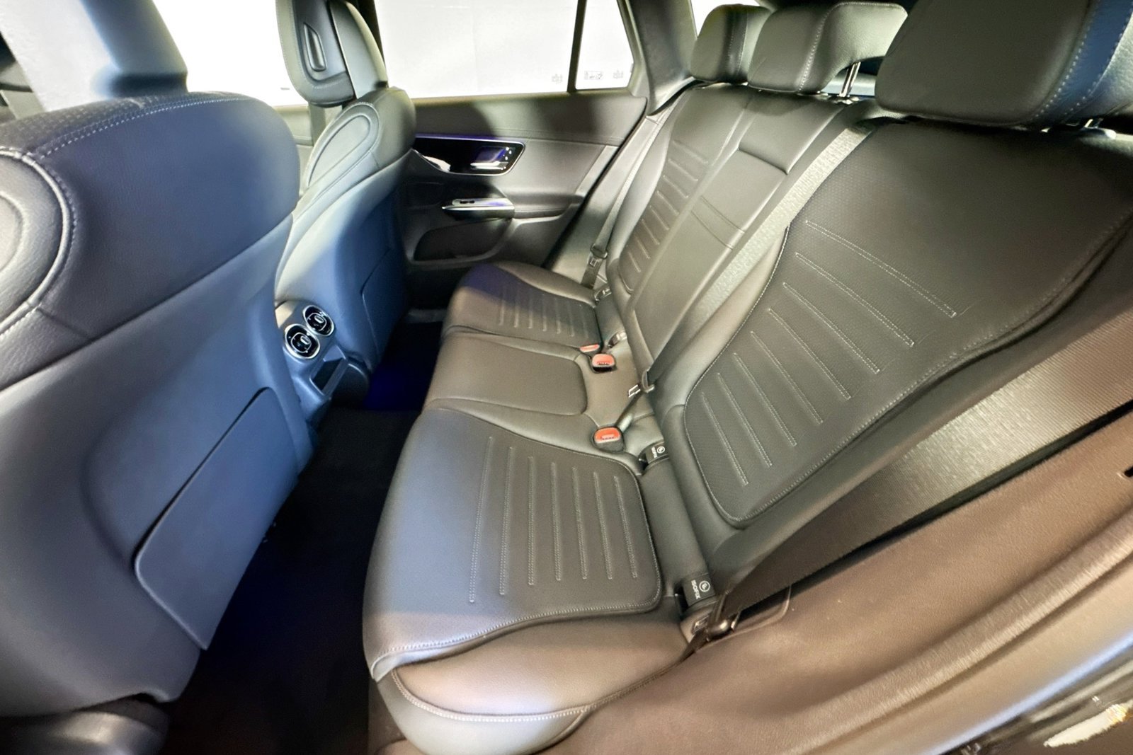 New 2026 Graphite Grey Metallic Mercedes-Benz GLC 300 image 21