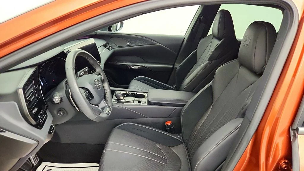 Used 2025 Copper Crest Lexus RX 500h F SPORT Performance AWD w/ Convenience Pkg image 19