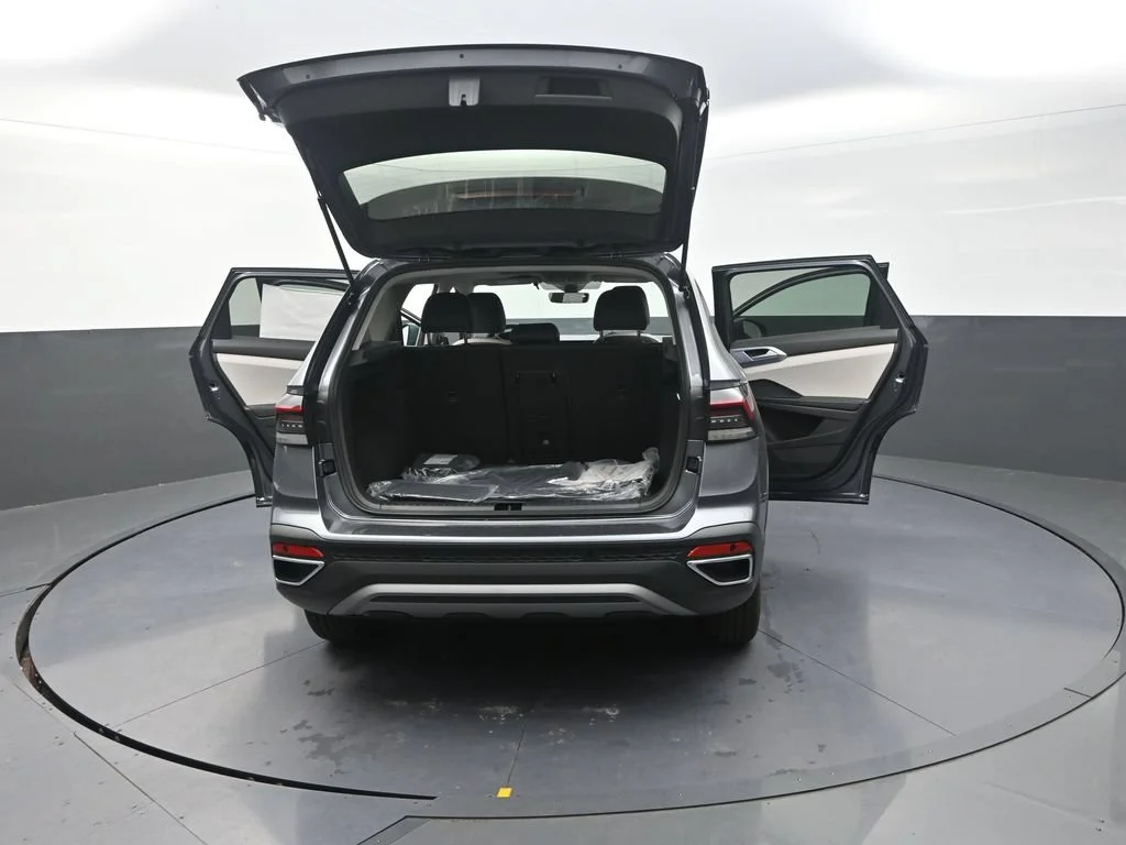 New 2026 Gray Volkswagen 1.5T SE image 35