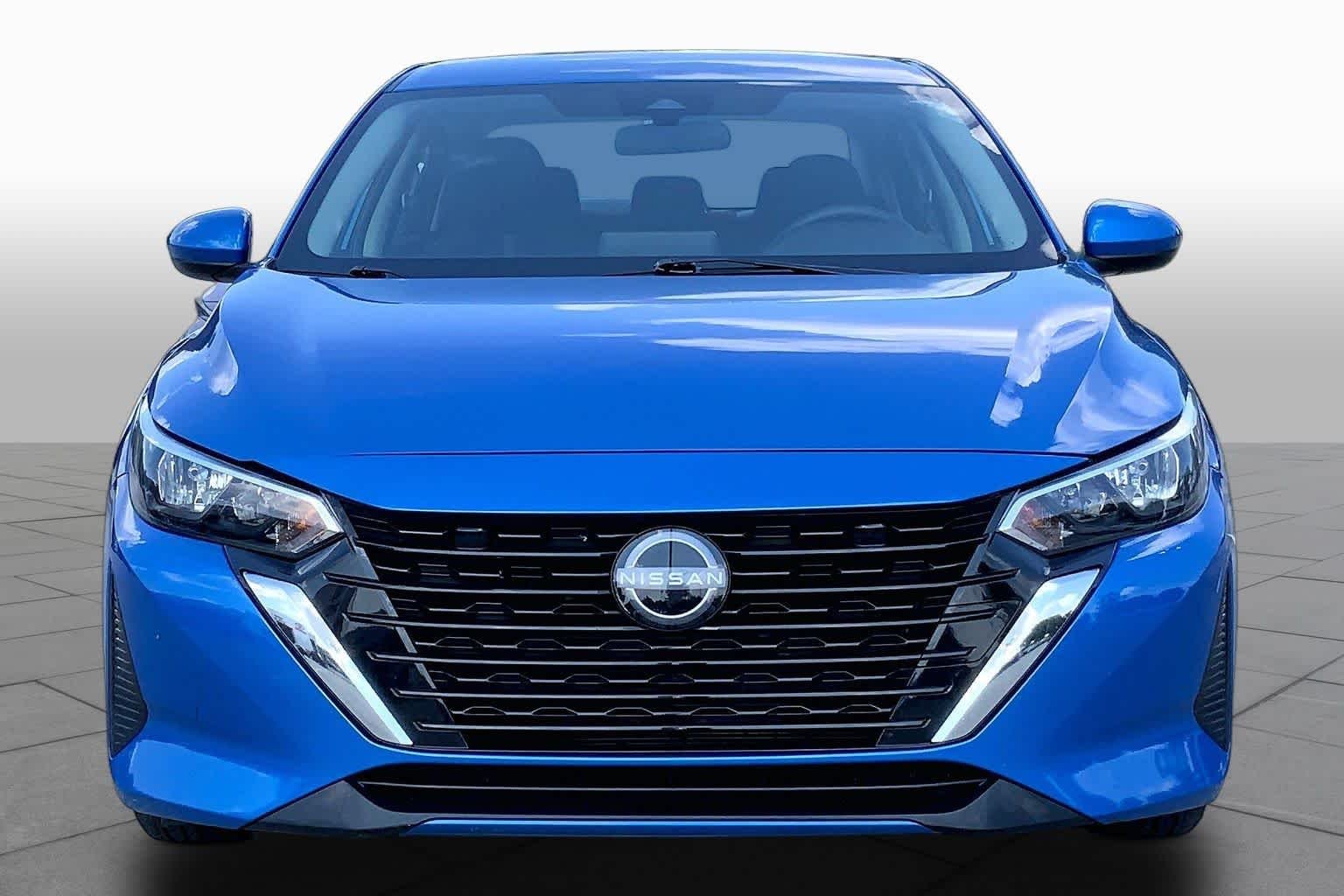 Used 2025 Electric Blue Metallic Nissan SV image 4