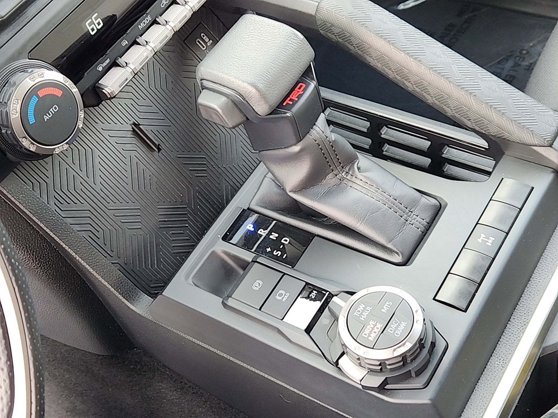 2024 Toyota Tacoma TRD Off Road - Photo 17