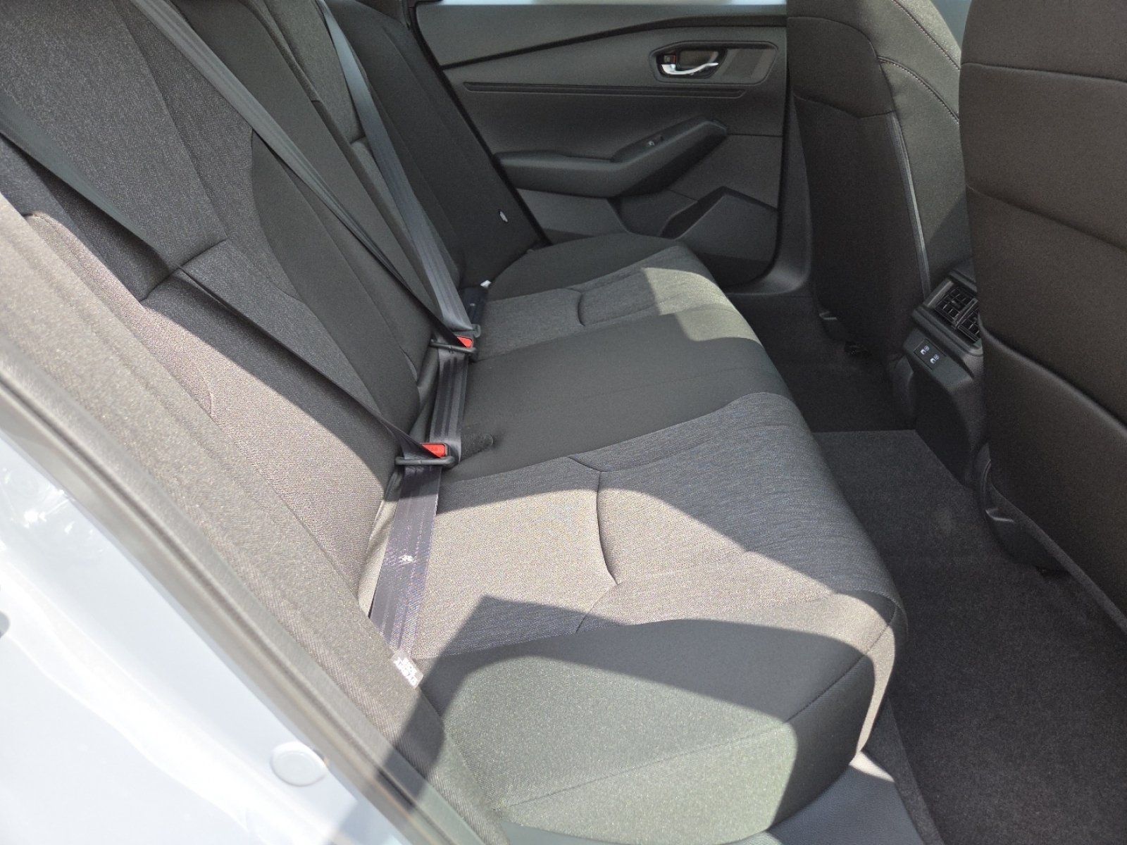 New 2026 Urban Gray Pearl Honda SE image 21