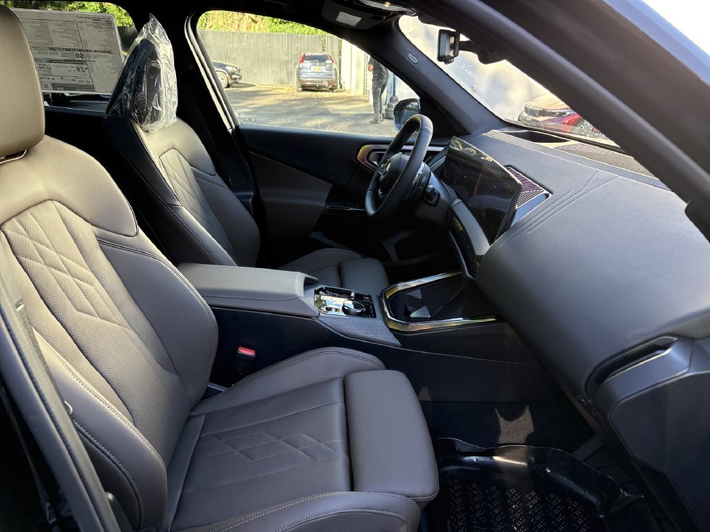 New 2026 Black Sapphire Metallic BMW 30 xDrive image 25
