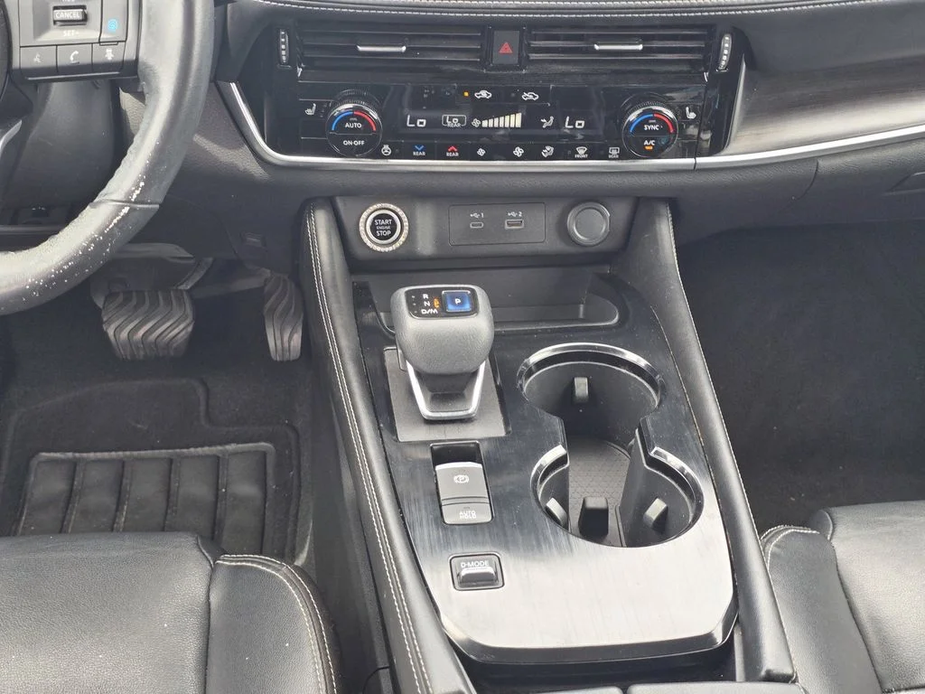Used 2021 Gray Nissan SL image 17