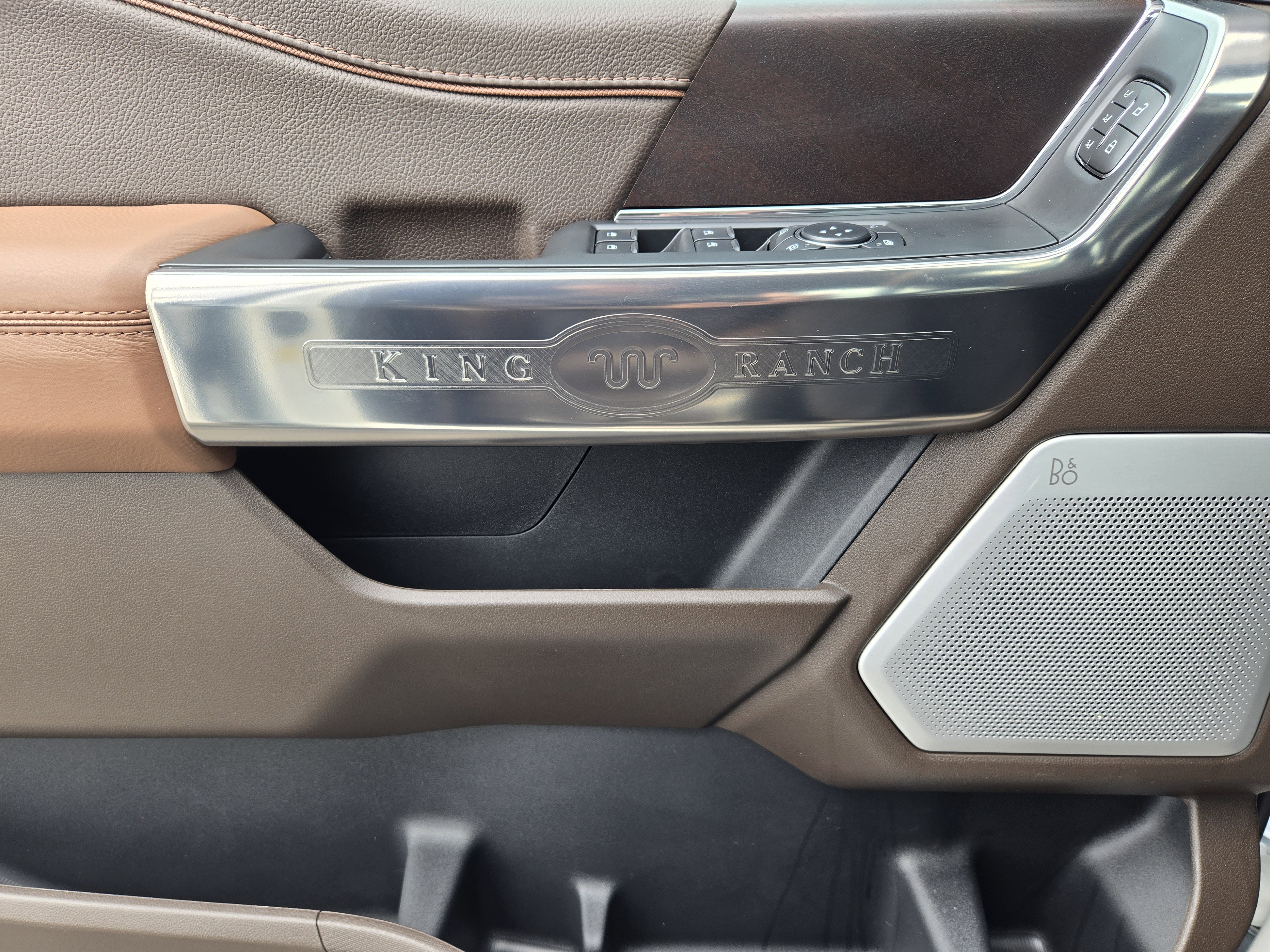 New 2026 Star White Metallic Tricoat Ford King Ranch image 15