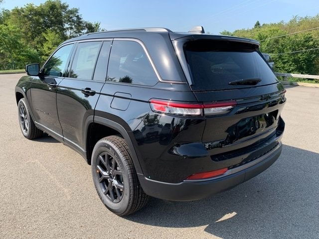 New 2027 High Gloss Black Jeep Laredo Altitude image 2
