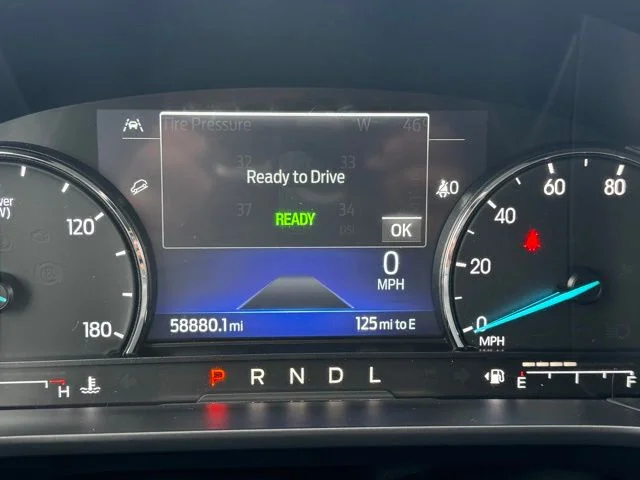 Used 2022  Ford SEL image 25