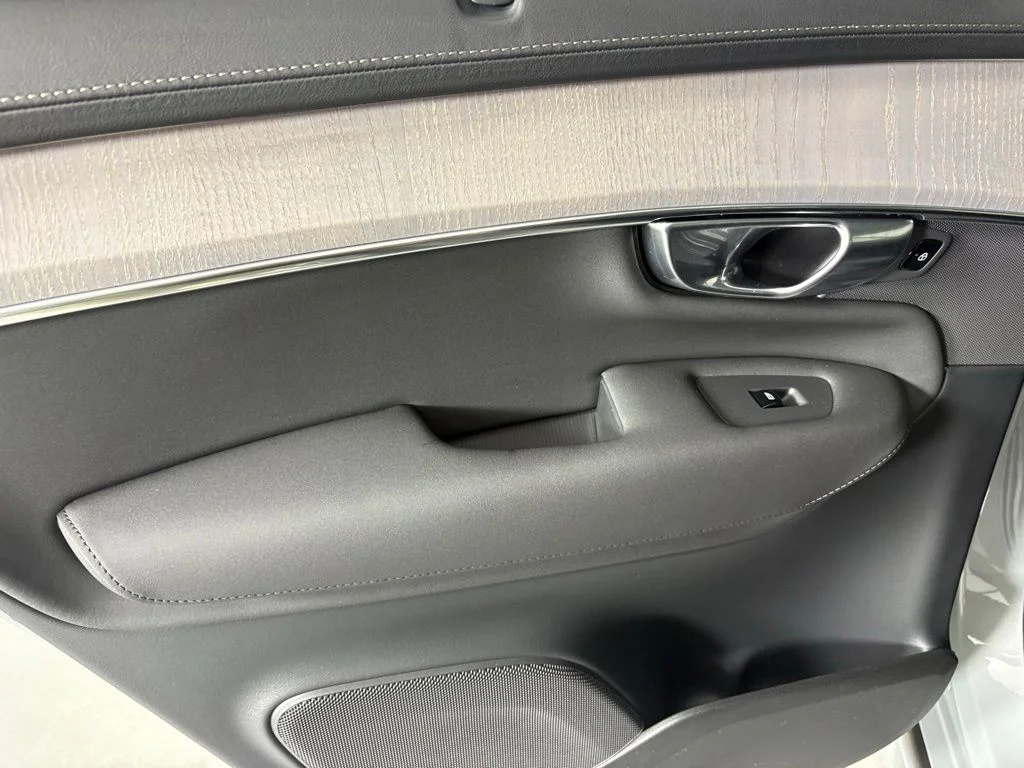 New 2026 Vapour Grey Volvo Ultra image 33