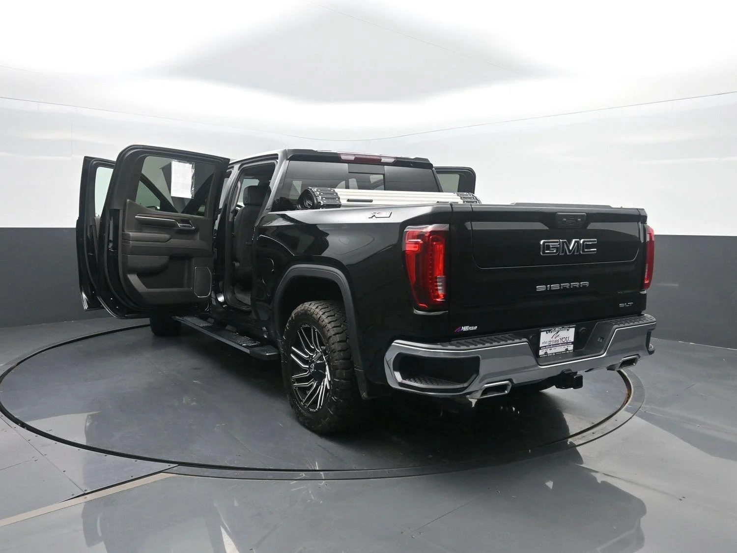 Used 2023 ONYX BLACK GMC SLT image 47