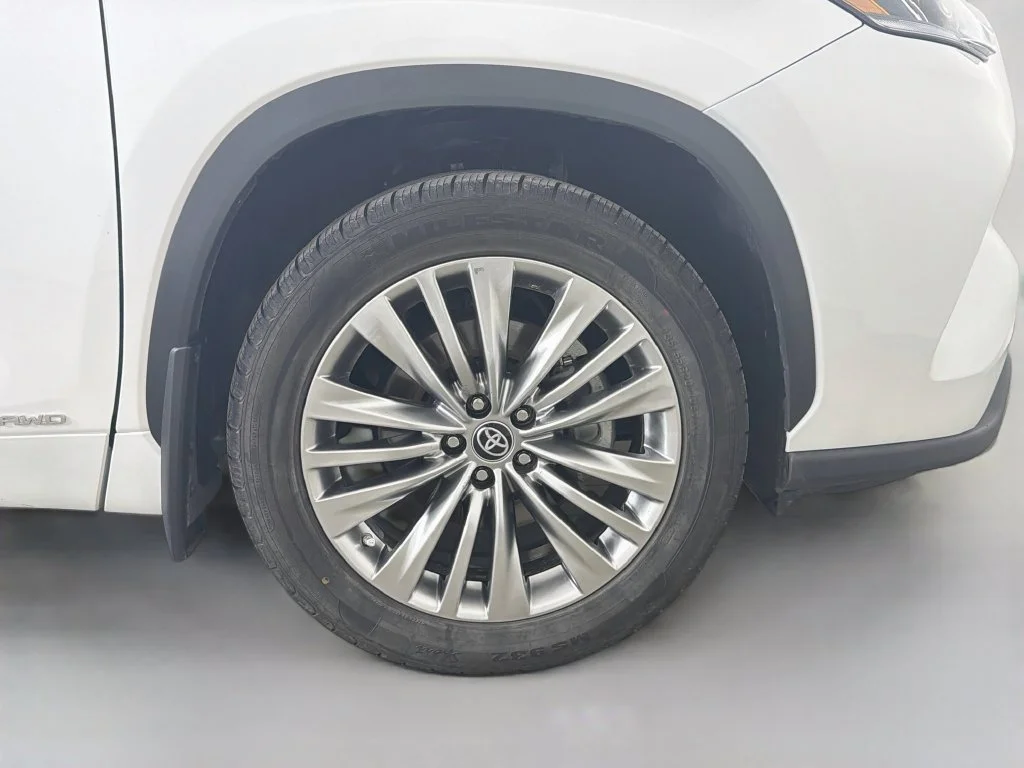 Used 2024 Beige Toyota Platinum image 28