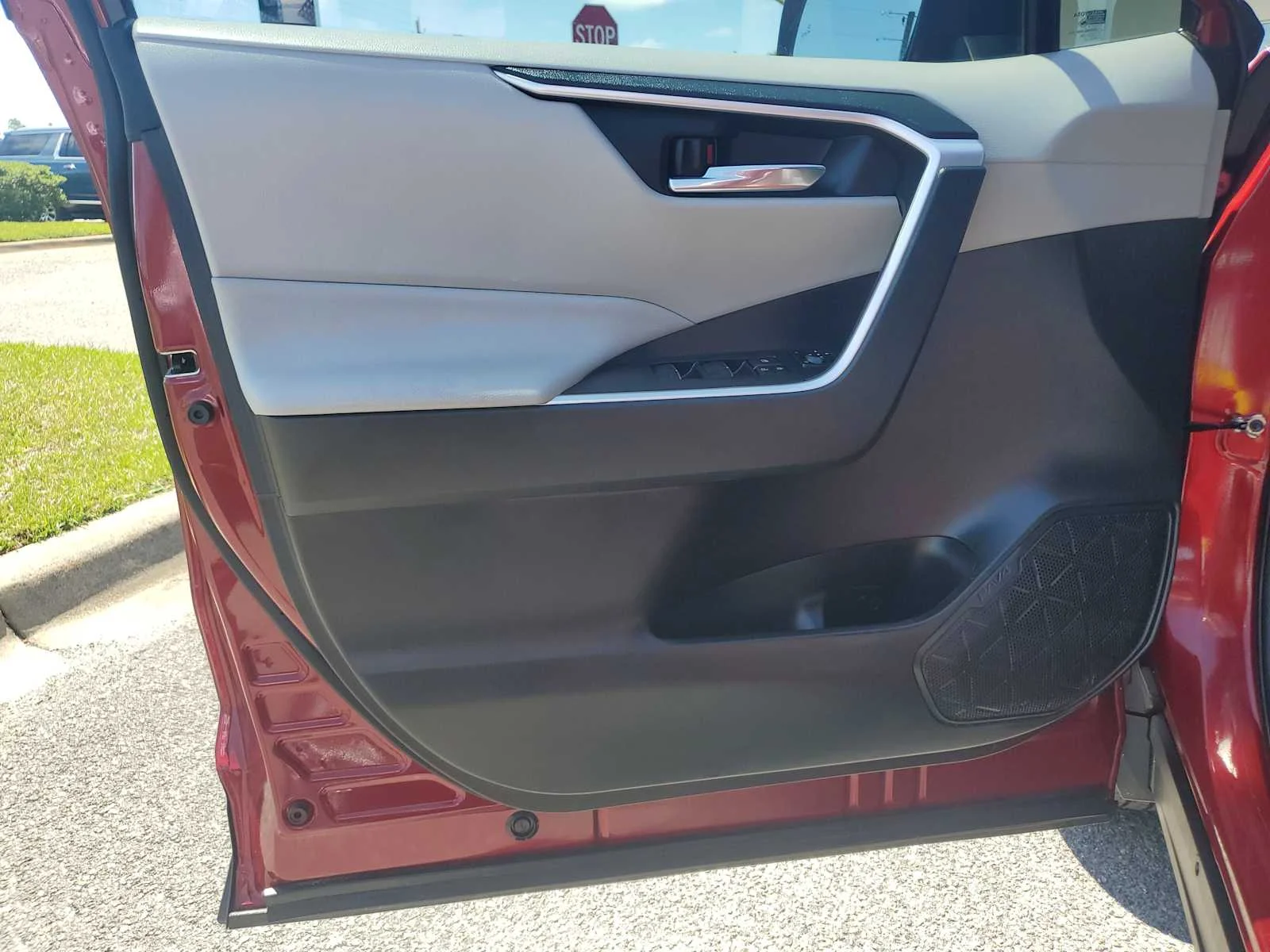 Used 2022 Ruby Flare Pearl Red Toyota XLE image 15