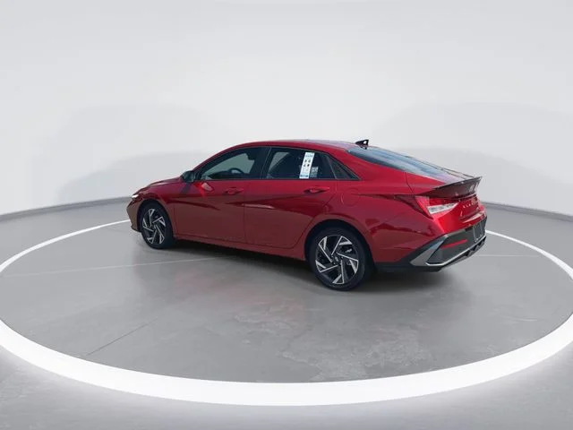 Used 2025 Red Hyundai SEL Sport image 6