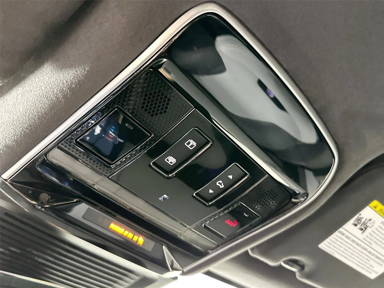 Used 2025 Blue (Dark) Land Rover SV Edition Two image 19