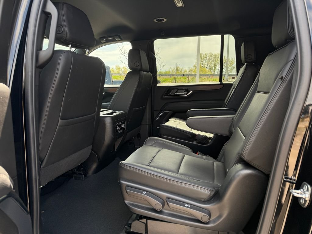 2025 GMC Yukon XL Denali - Photo 19