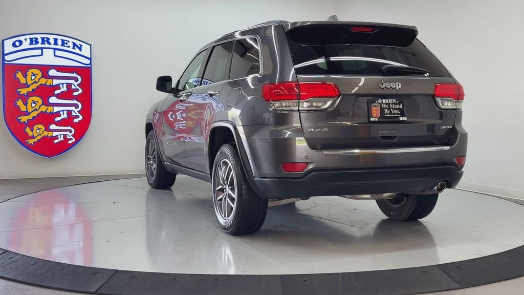 Used 2019 Crystal Metallic Jeep Limited image 6