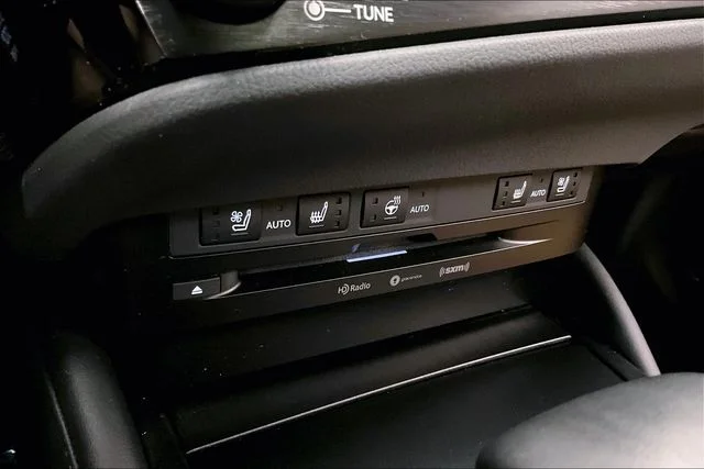 Used 2022 Iridium Lexus 350 image 34