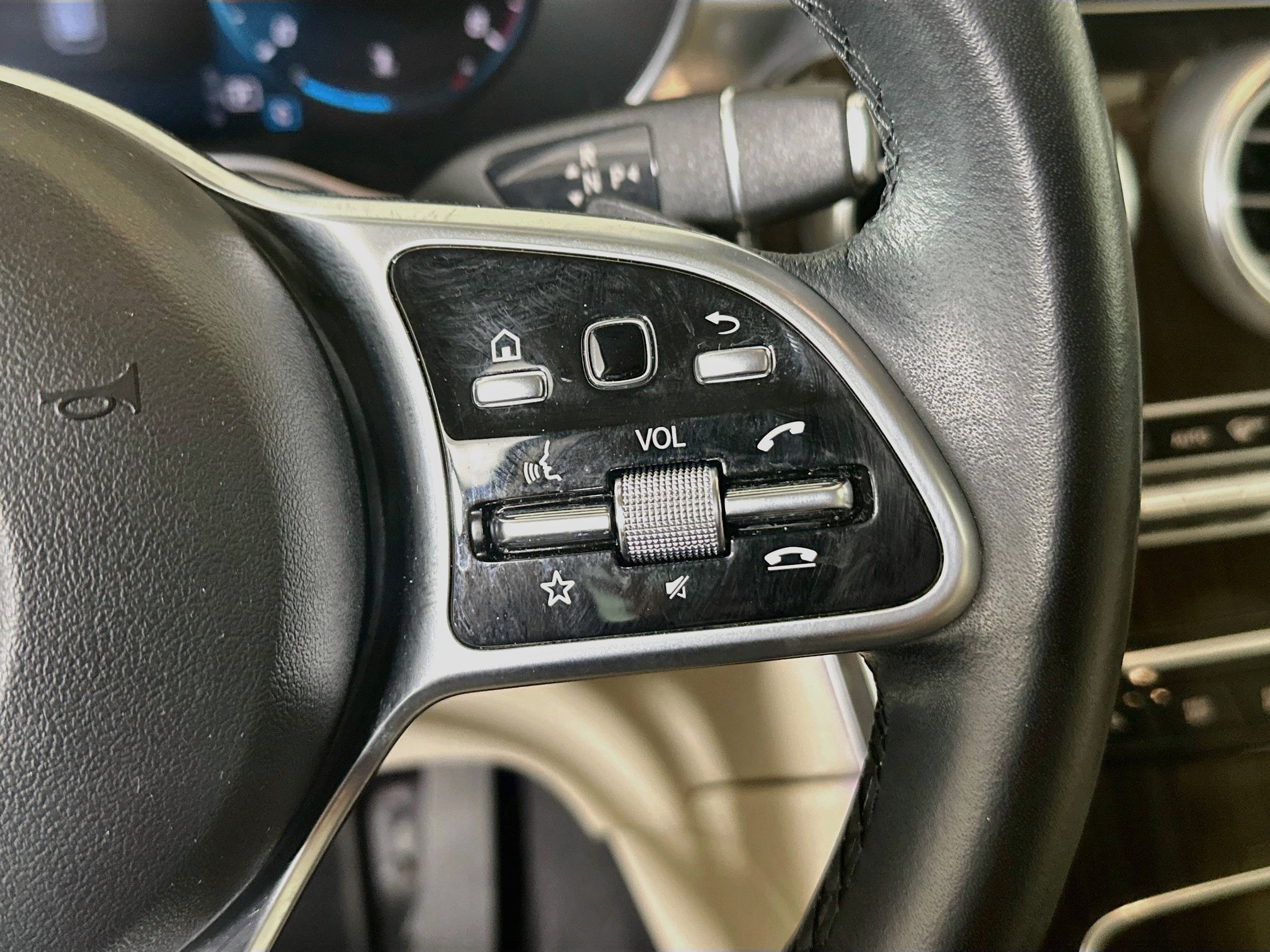 2022 Mercedes-Benz GLC GLC300 - Photo 16