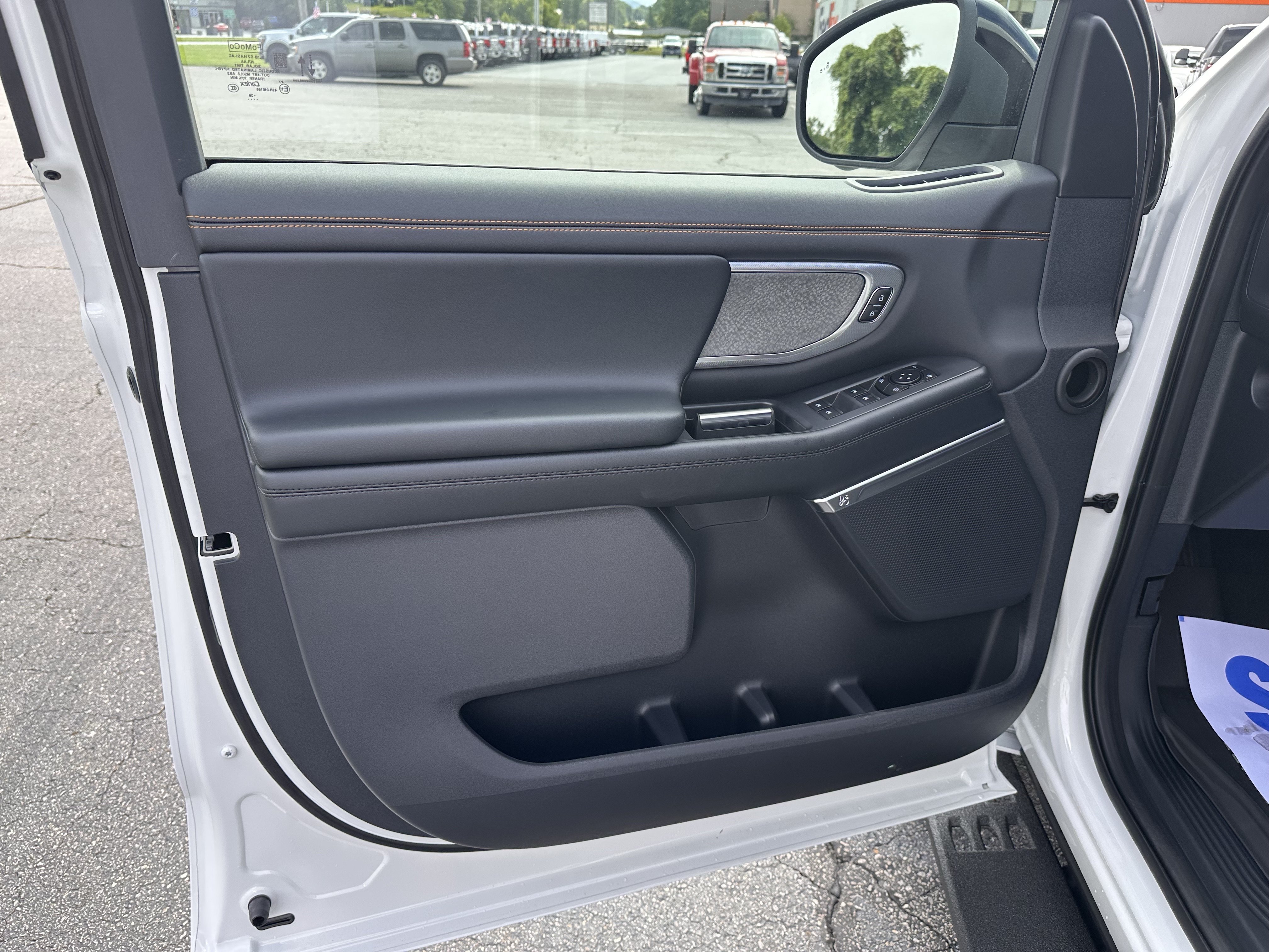 New 2027 Star White Metallic Tri-Coat Ford Tremor® image 9