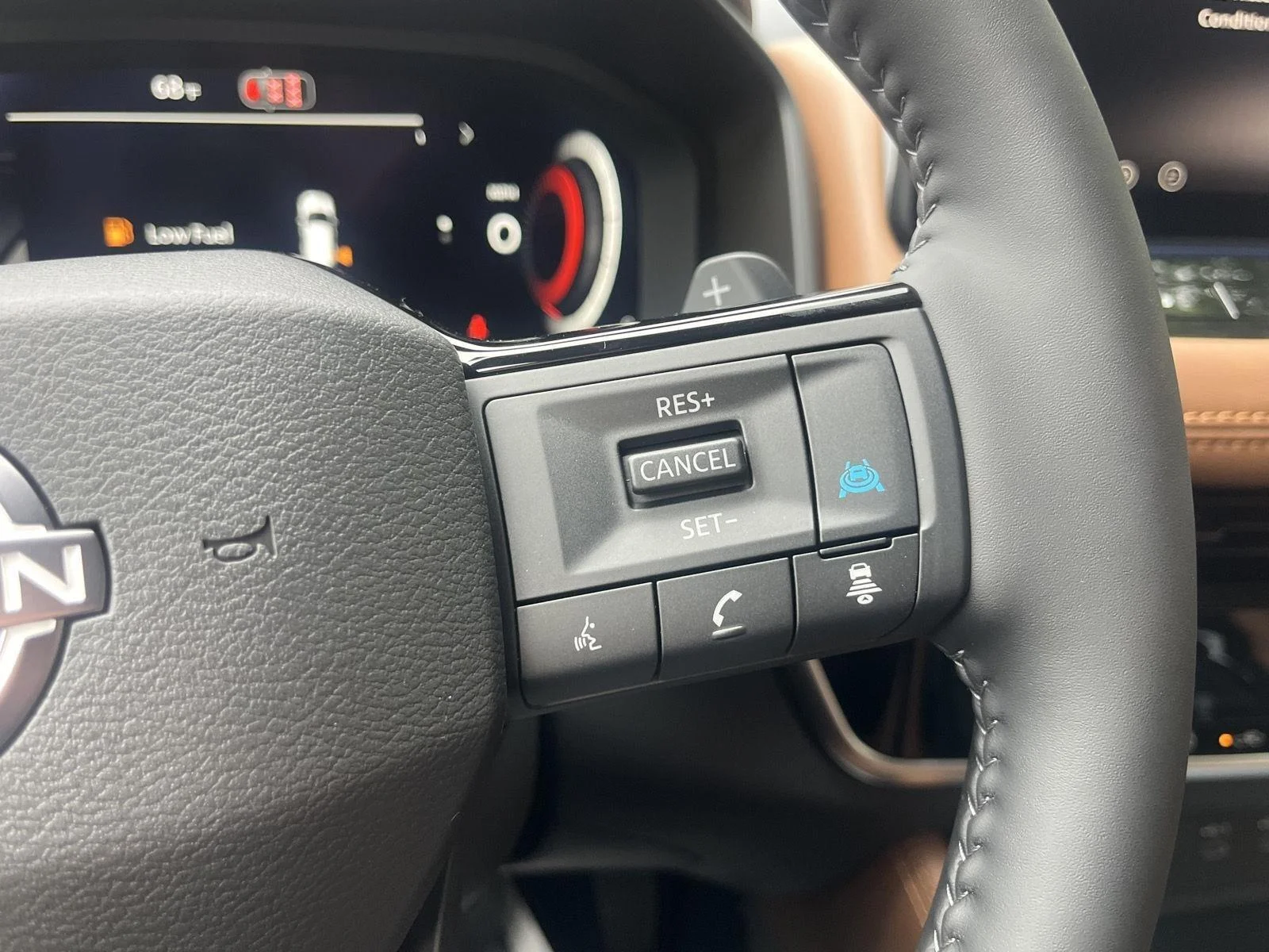 New 2026 Everest White Pearl TriCoat / Super Black Two-tone Nissan Platinum image 31