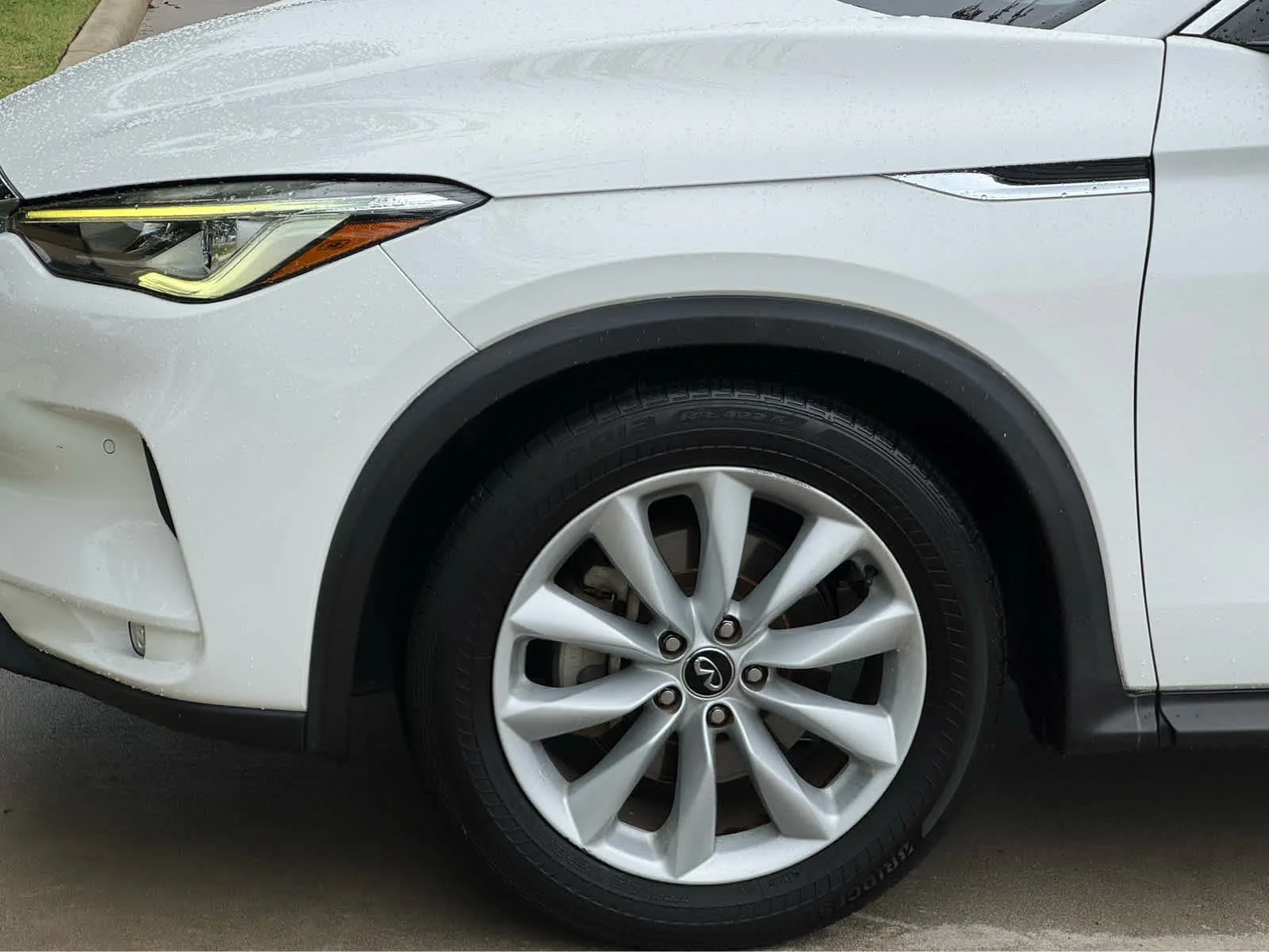 Certified Used 2019 Lunar White INFINITI ESSENTIAL image 10