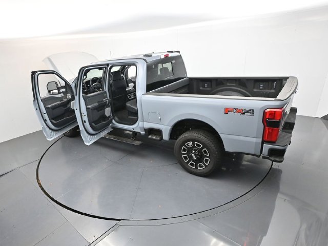 New 2026 Glacier Gray Metallic Tri-Coat Ford F-250® Platinum® image 52
