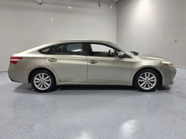 Used 2015  Toyota XLE image 14