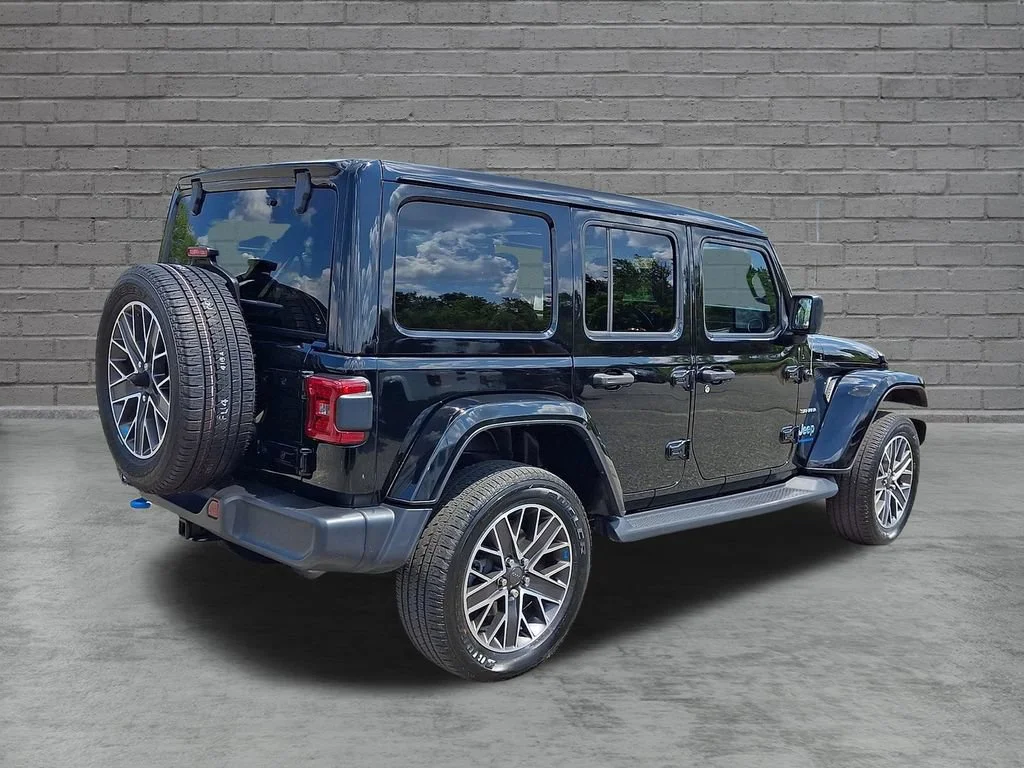 Used 2023 Black Clearcoat Jeep Sahara image 12