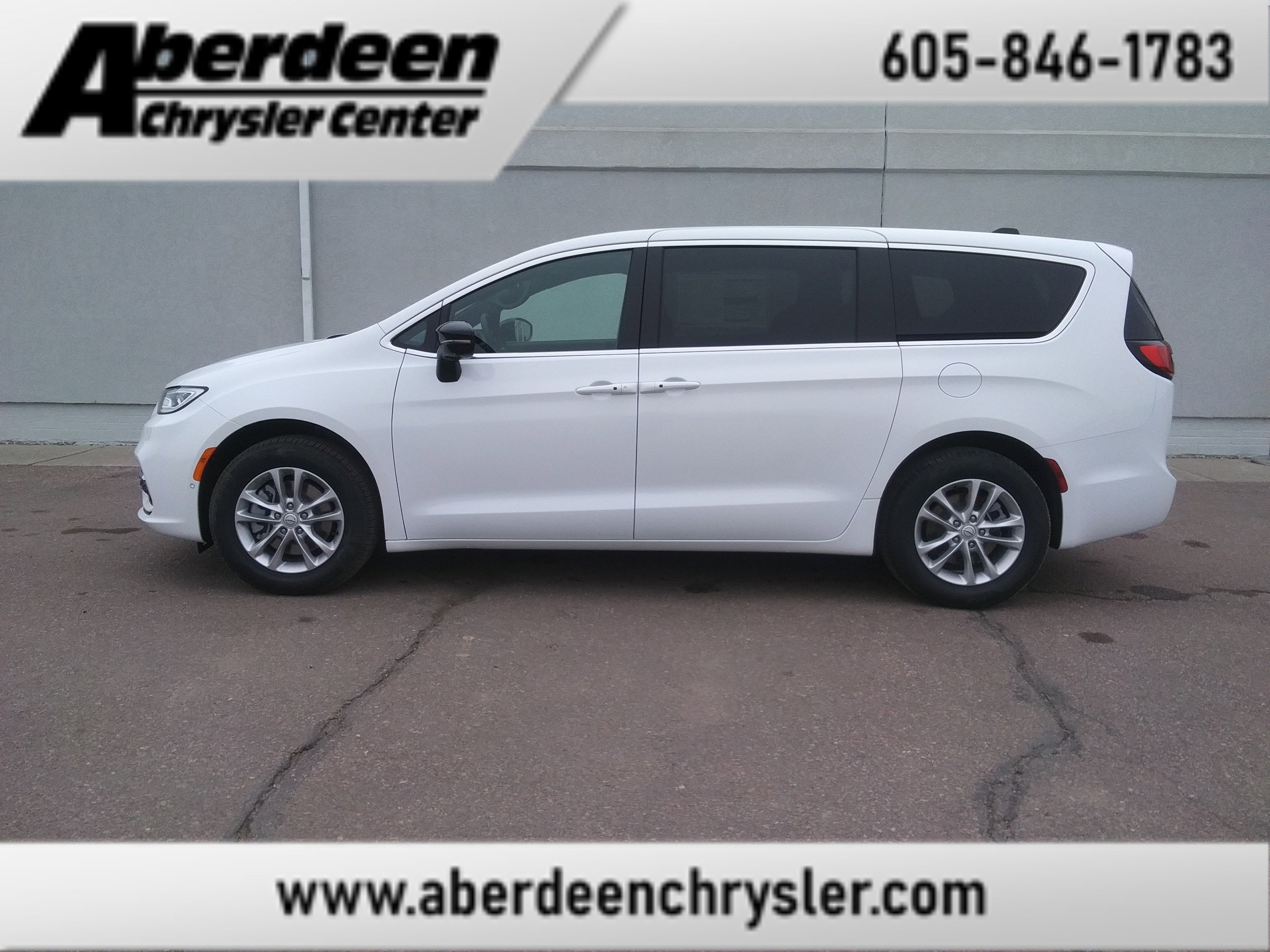 2026 Chrysler Pacifica Select AWD's photo