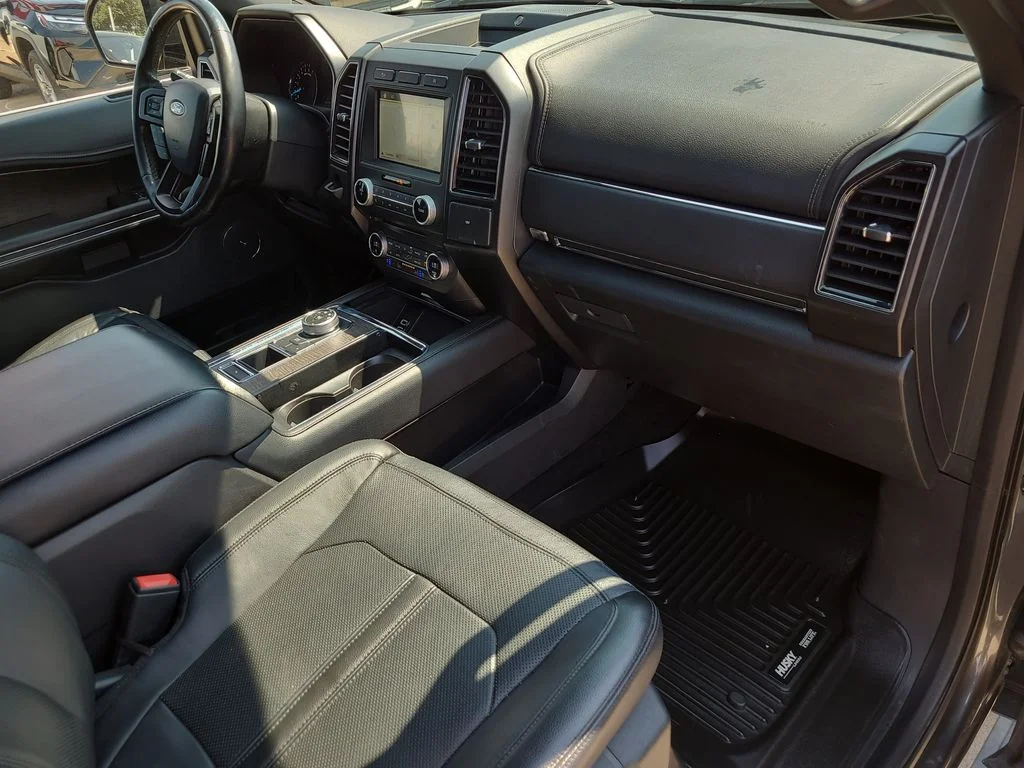 Used 2018 Gray Ford Limited image 11