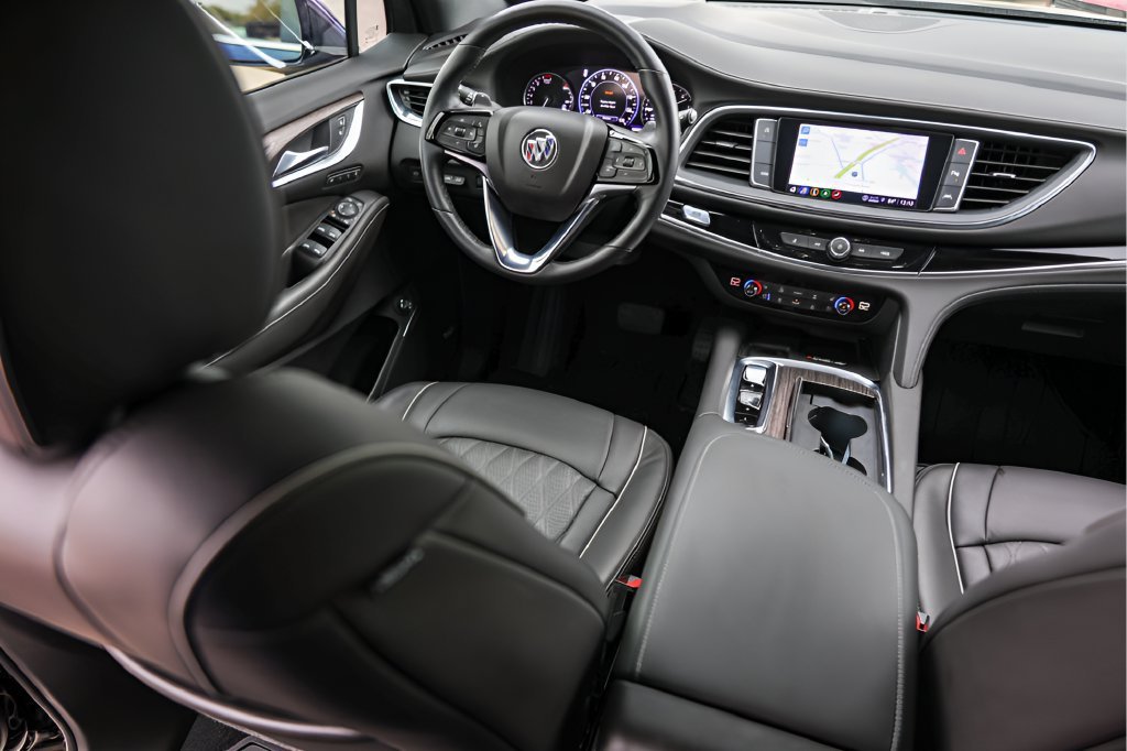 Used 2023 EBONY TWILIGHT METALLIC Buick Avenir image 29