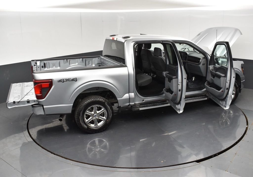 Used 2025 Silver Ford XLT image 33
