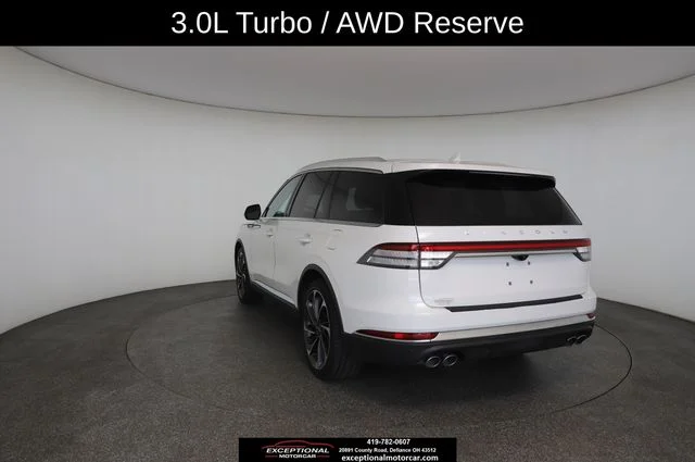 Used 2020 White Lincoln Reserve image 12