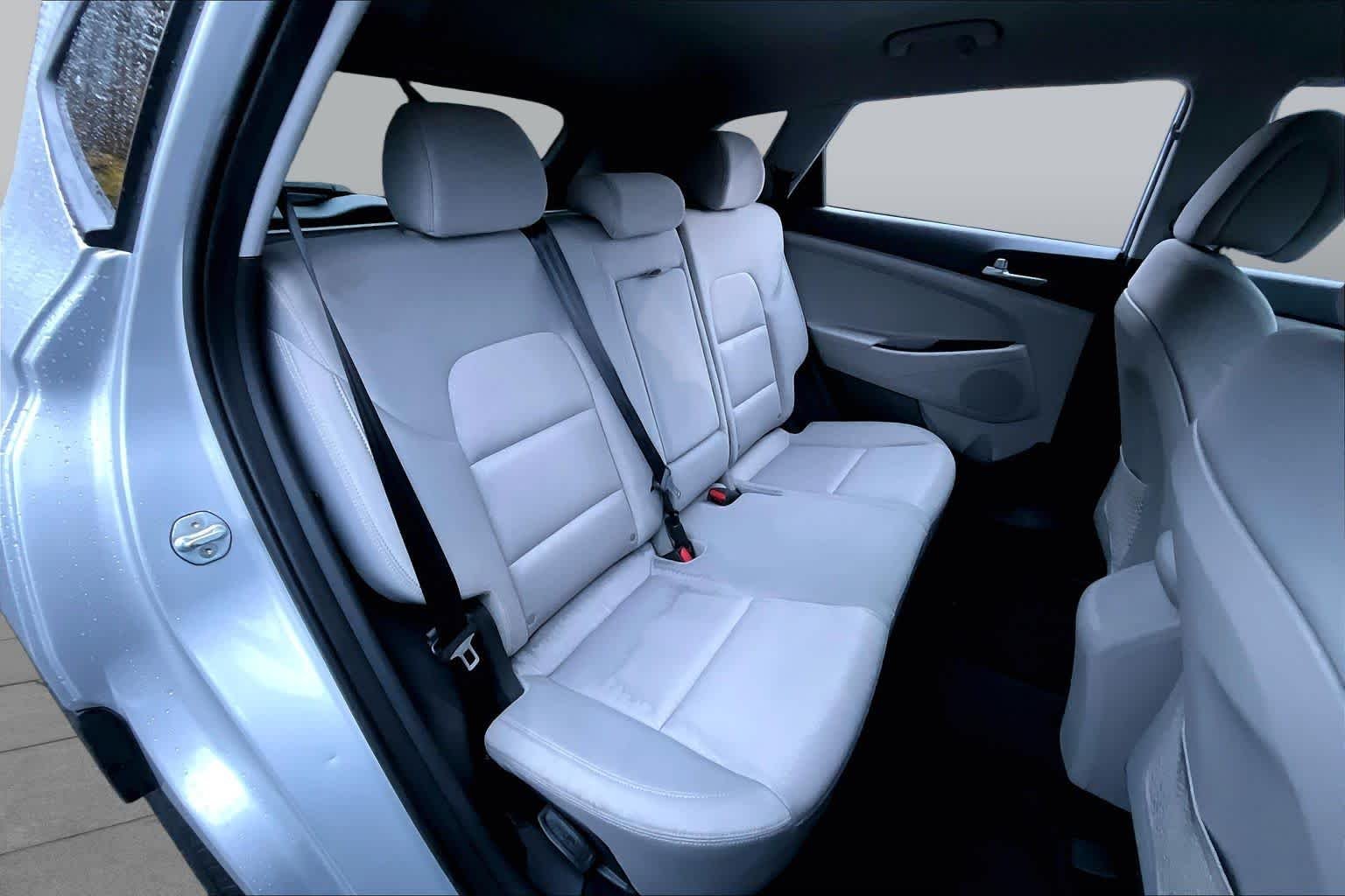 Used 2018 Molten Silver Hyundai SEL image 20