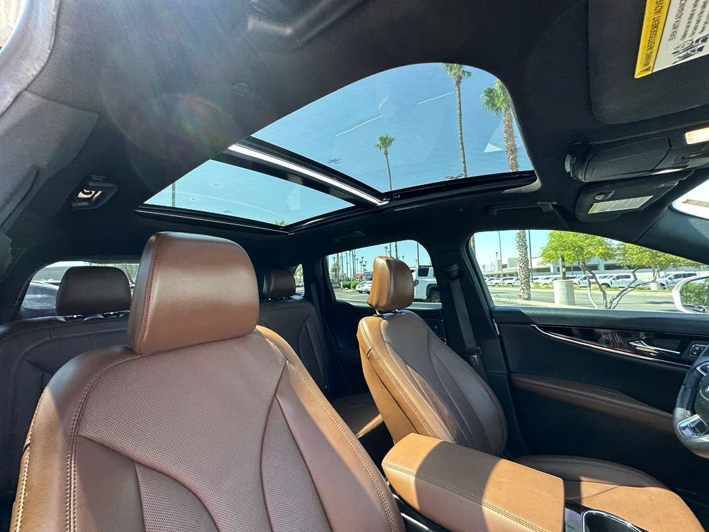 Used 2022 White Lincoln Reserve image 24