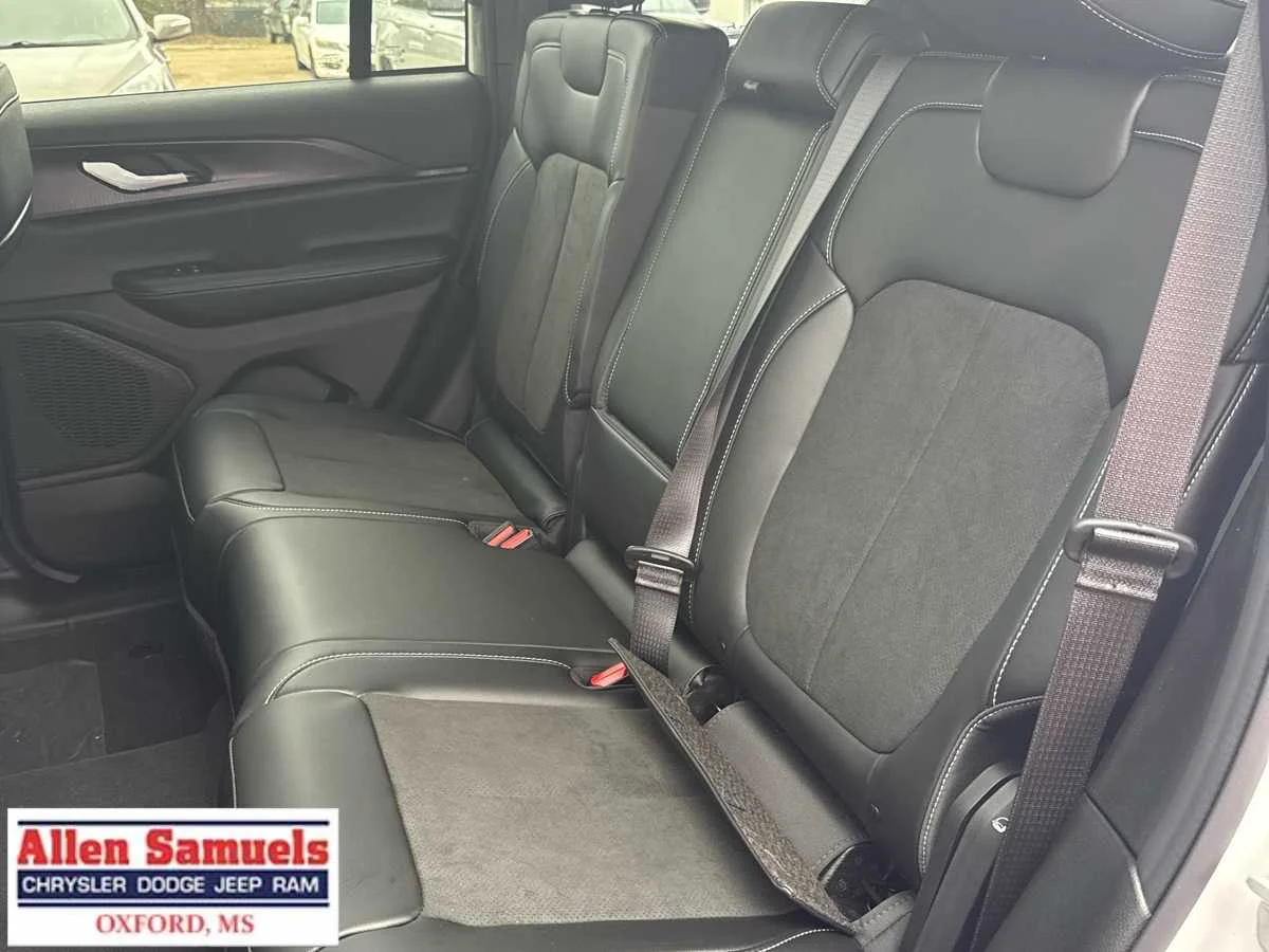 2025 Jeep Grand Cherokee Altitude - Photo 17