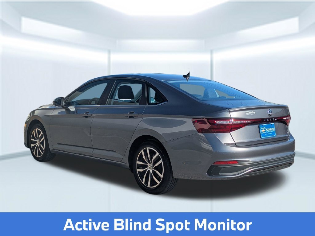 Used 2025  Volkswagen 1.5T SE image 2