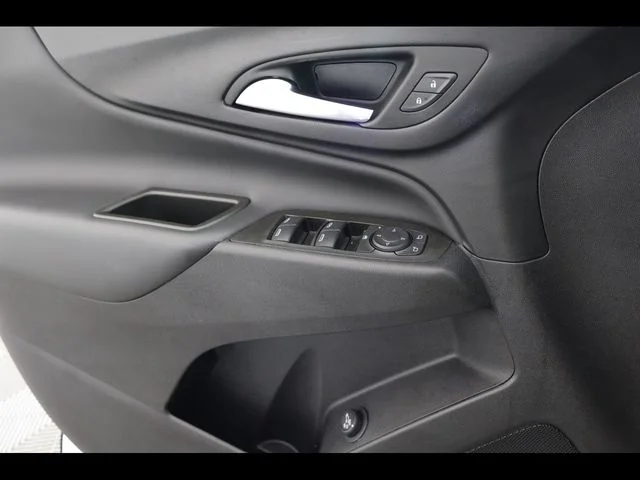 Used 2024 White Chevrolet LT image 27