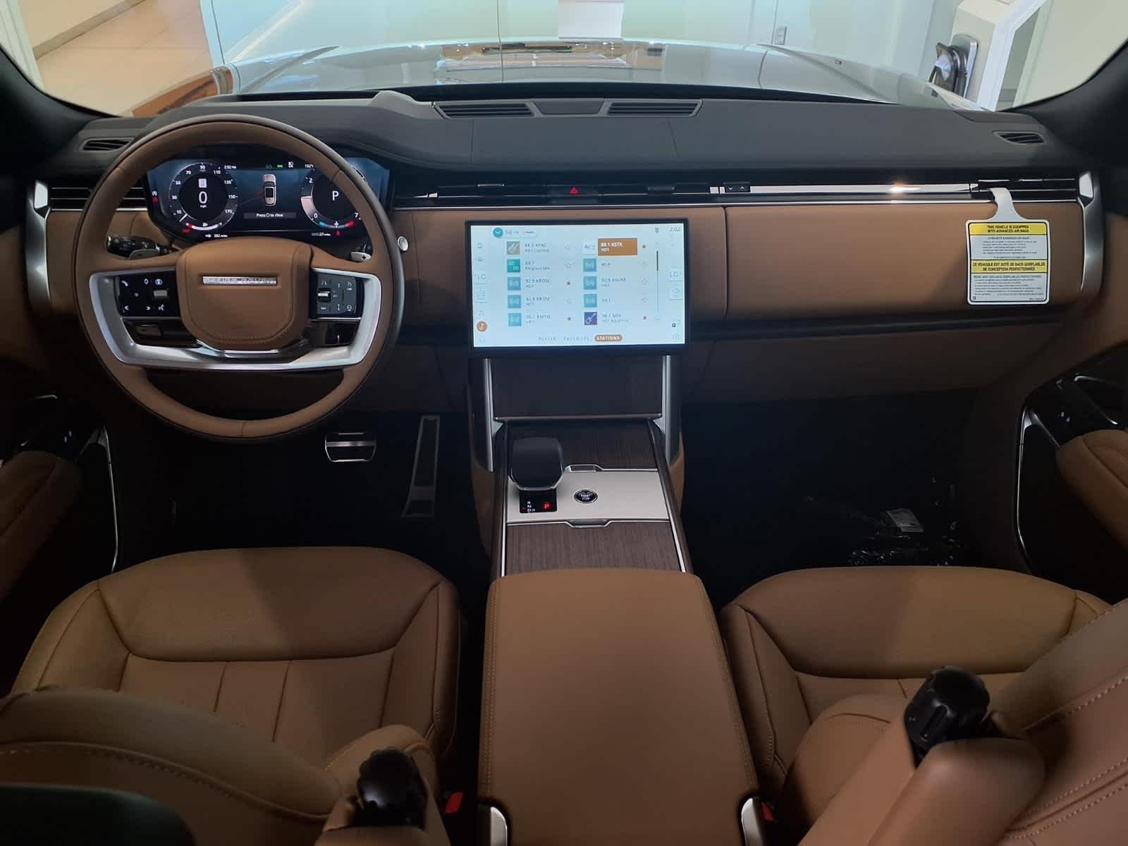 New 2026 Santorini Black LAND ROVER SE 7 Seats image 19