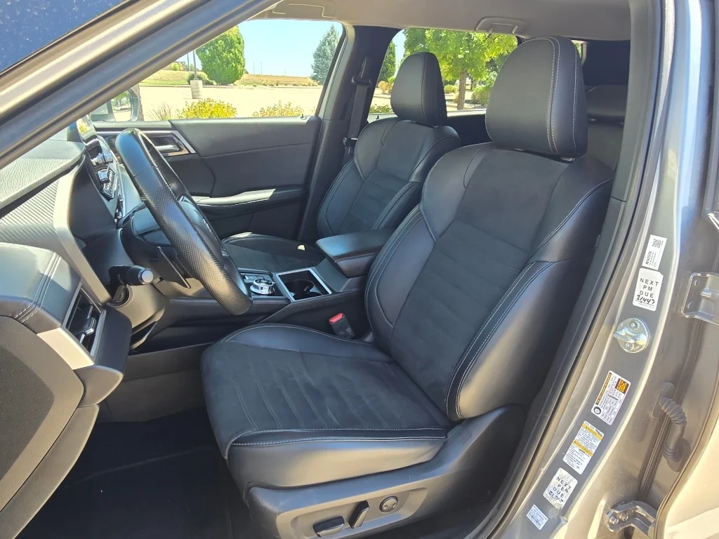 Used 2024 Gray Mitsubishi SE image 14