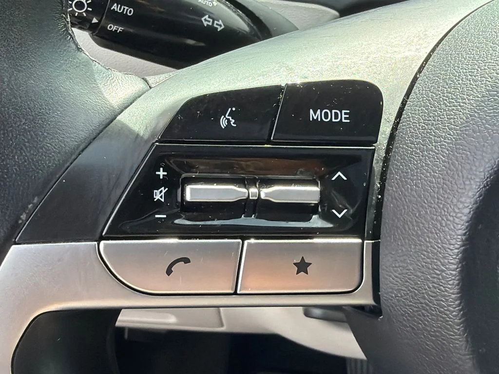 Used 2023 Gray Hyundai SEL image 25