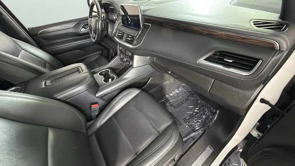 Used 2022 Iridescent Pearl Tricoat Chevrolet Z71 image 35