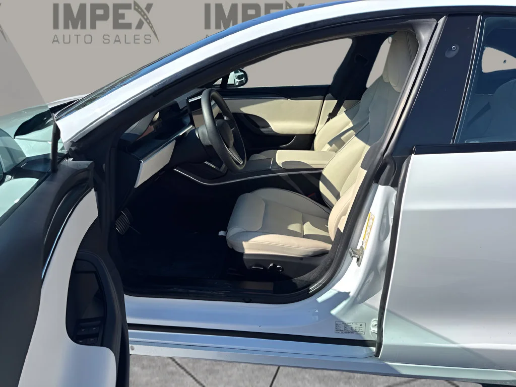 Used 2023 White Tesla Plaid image 9