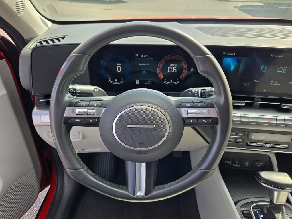 Used 2025 Orange Pearl Hyundai SEL image 31