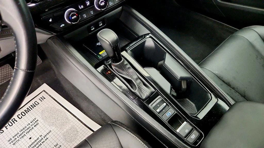 Used 2025 Crystal Black Pearl Honda EX-L Sedan image 17